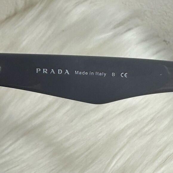 💯 Authentic Prada Sunglasses🍀 - Picture 6 of 14